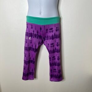 Under armour girls purple fitted tie dye cropped leggings sz med